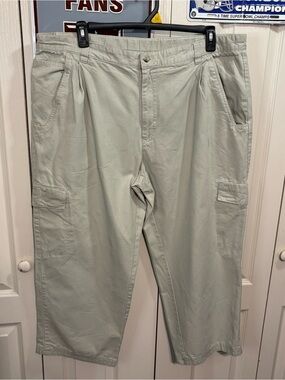 Columbia Men’s Cargo Pants in Light Khaki - Classic Casual Wear